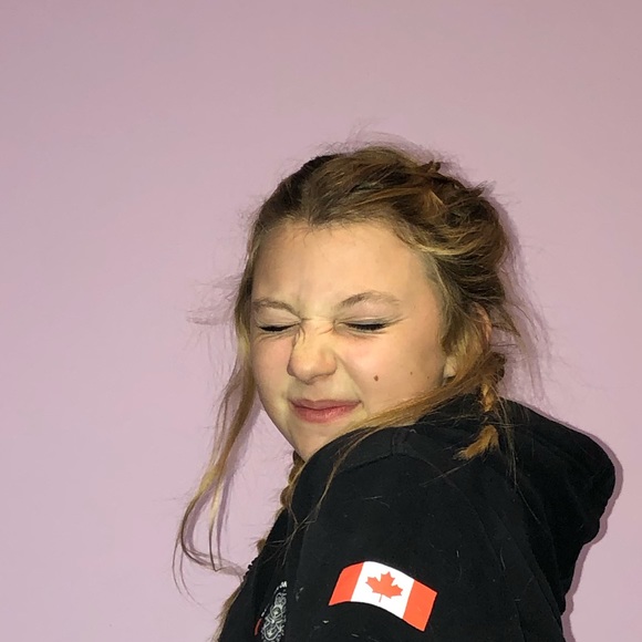 Meet your Posher, Teags - Picture 1 of 1